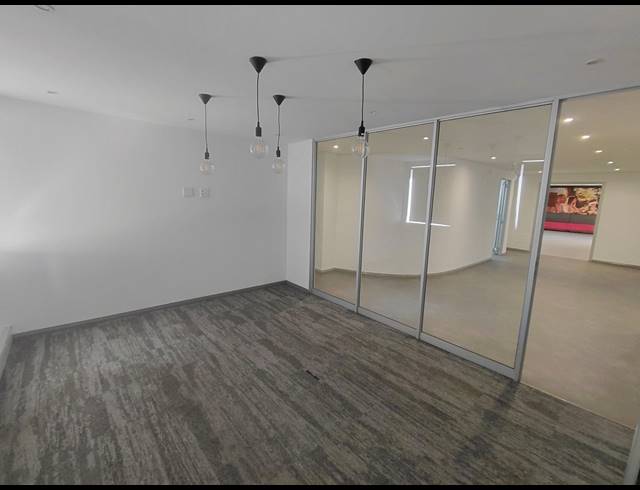 2,414M² OFFICE TO LET IN BRYANSTON